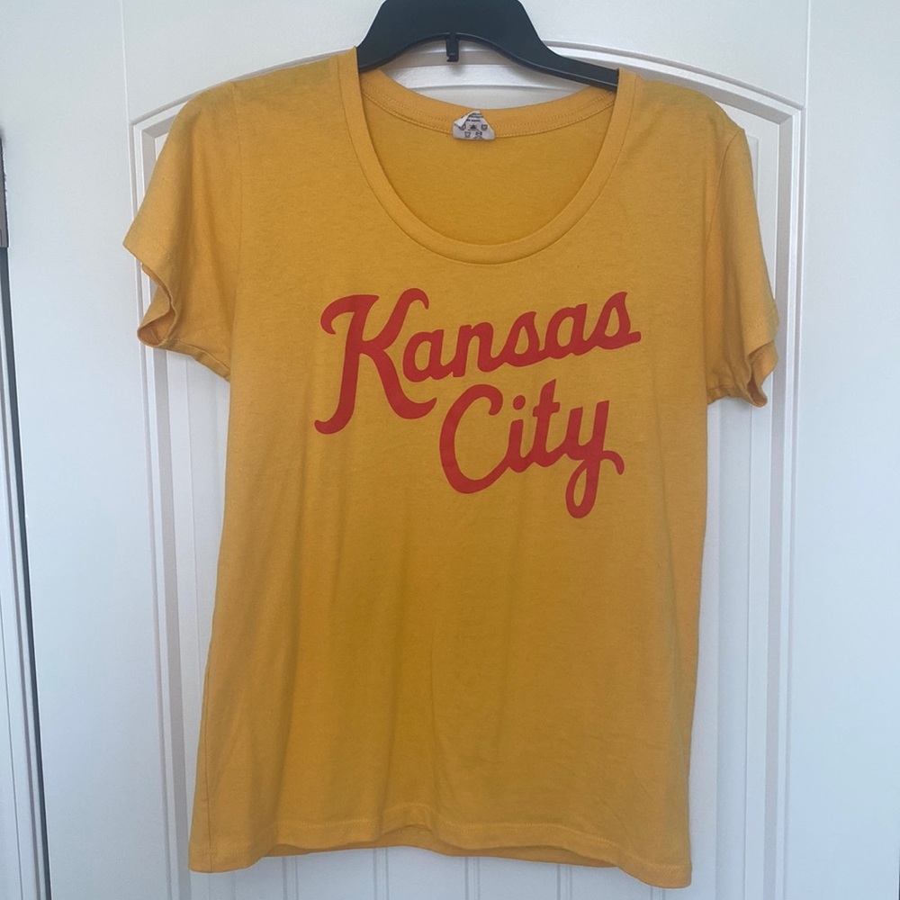 Charlie Hustle Chiefs t-shirt